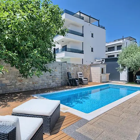 Palm Garden - Private Pool And Barbecue Apartman *