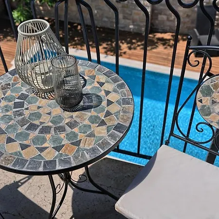 Palm Garden - Private Pool And Barbecue Трогир