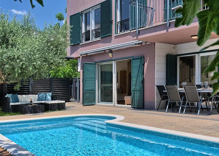Palm Garden - Private Pool&barbecue *