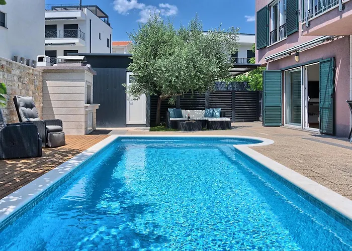 Apartamento Palm Garden - Private Pool&barbecue Trogir