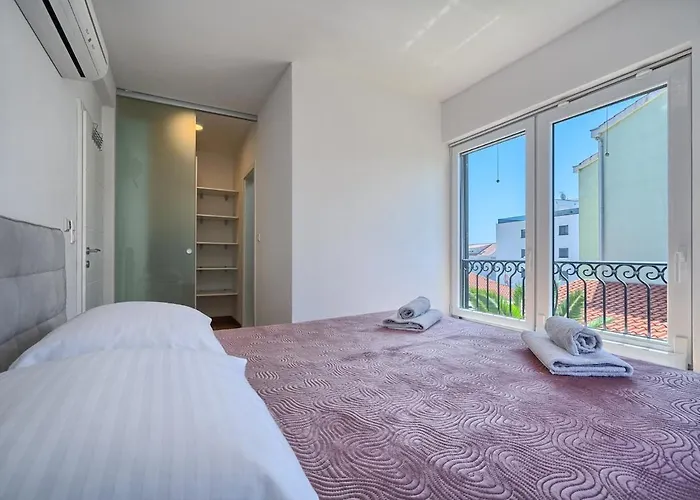 Palm Garden - Private Pool&barbecue Apartamento Trogir