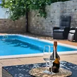 Palm Garden - Private Pool And Barbecue