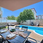 Palm Garden - Private Pool And Barbecue Appartamento *