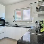Palm Garden - Private Pool And Barbecue Appartamento
