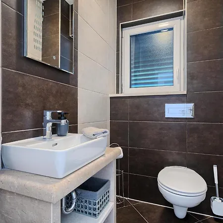 Apartment Palm Garden - Private Pool And Barbecue Trogir