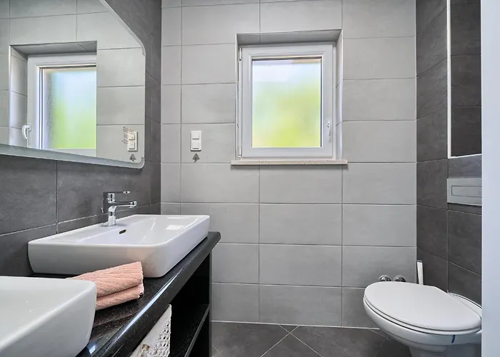 Palm Garden - Private Pool And Barbecue Apartment