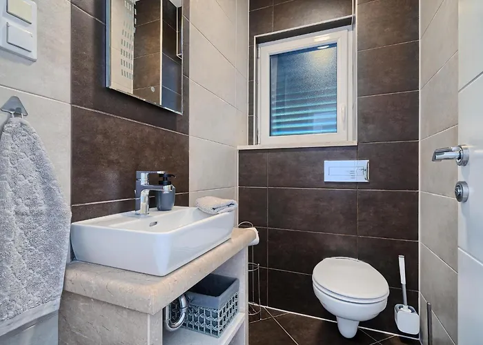 Apartment Palm Garden - Private Pool And Barbecue Trogir
