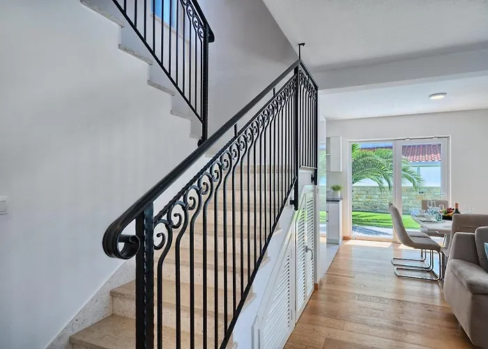 Palm Garden - Private Pool And Barbecue *