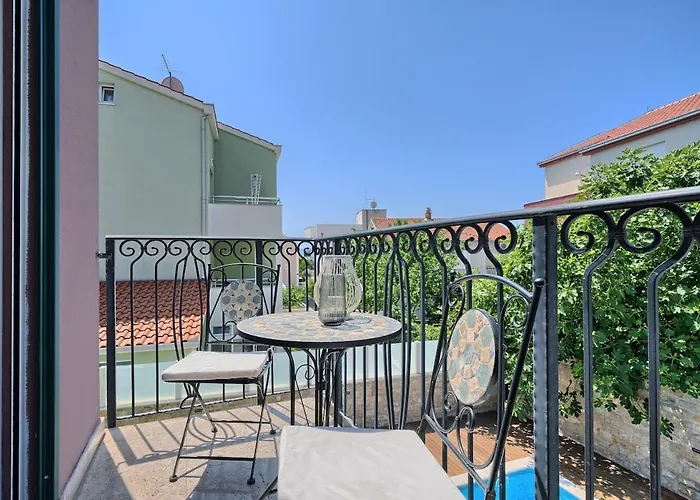 Palm Garden - Private Pool And Barbecue Apartment *