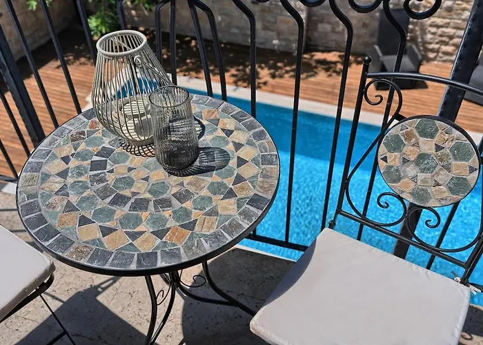 Palm Garden - Private Pool And Barbecue Trogir